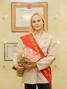 Вадим Кстенин вручил Ангелине Мельниковой знак &laquo;Почетного гражданина&raquo;