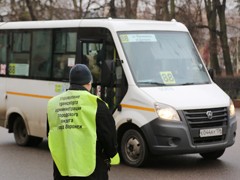 В Воронеже продолжается мониторинг соблюдения масочного режима и других антиковидных мер в общественных местах