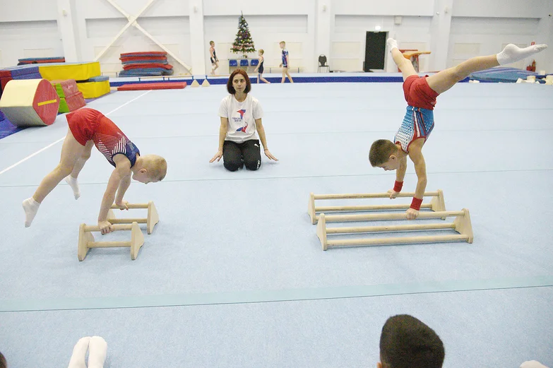 Не гости, а хозяева. Как в воронежском зале мужской гимнастики тренируются будущие звезды