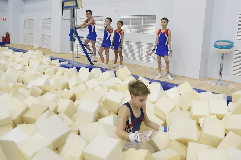 Не гости, а хозяева. Как в воронежском зале мужской гимнастики тренируются будущие звезды