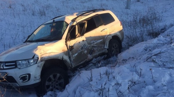 Автомобиль Mitsubishi Pajero и грузовой поезд столкнулись в Лискинском районе