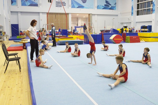 Не гости, а хозяева. Как в воронежском зале мужской гимнастики тренируются будущие звезды