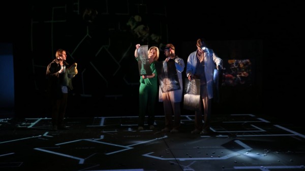 Между междометиями. Воронежский Камерный театр показал премьеру драмы &laquo;Ребенок&raquo;