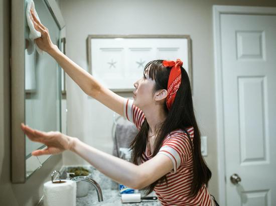 Народные приметы и праздники: сегодня замужним нужно делать уборку, а незамужним шить платья!