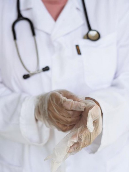 В департаменте здравоохранения и мэрии опровергли информацию о странном заборе мазков у школьников