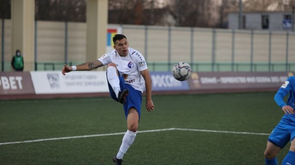 Воронежский &laquo;Факел&raquo; продлил контракт со своим ключевым защитником