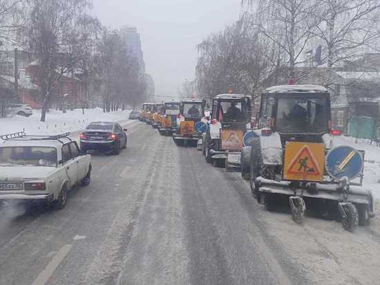 За сутки с улиц Воронежа убрали 950 кубометров снега