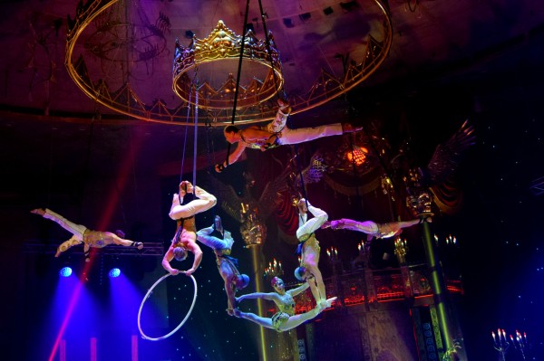 Дух захватывает! Артисты со сверхспособностями покорили воронежскую публику