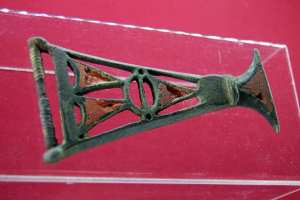 От каменного века до наших дней. Тематическую коллекцию застежек показывают в воронежском музее