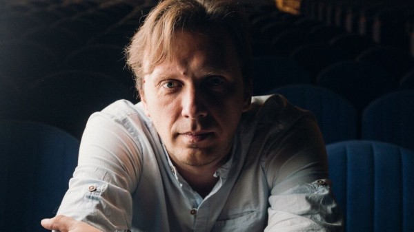 Главному режиссеру воронежского ТЮЗа вручили уведомление о сокращении