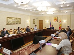 Глава Воронежа Вадим Кстенин провел еженедельное планерное совещание