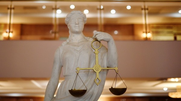 Защита напавшего на полицейского в Воронеже американца обжаловала его арест