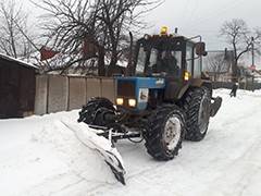 В Воронеже продолжаются работы по очистке улично-дорожной сети от снега и наледи