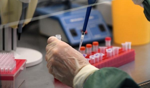 Иммунолог: Омикрон заразнее кори, кашлянул или чихнул &mdash; сразу заболели 100 человек