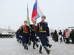 Вадим Кстенин возложил цветы к вечному огню у Музея-диорамы