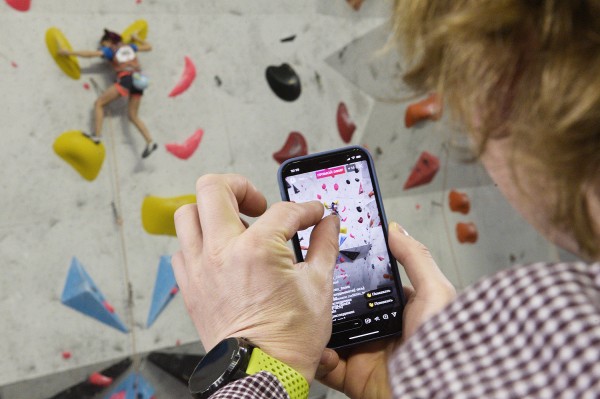 Высокий уровень. Как в Воронеже проходит российский турнир юных скалолазов