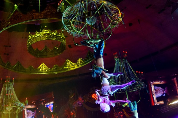 Дух захватывает! Артисты со сверхспособностями покорили воронежскую публику