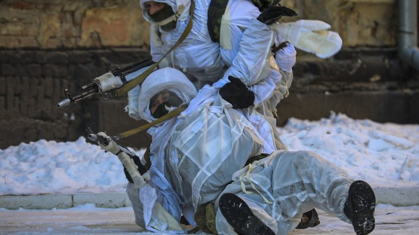 В Воронеже на видео сняли перестрелку и взрывы при отражении атаки &laquo;террористов&raquo;
