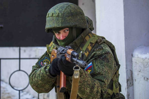 В Воронеже на видео сняли перестрелку и взрывы при отражении атаки &laquo;террористов&raquo;
