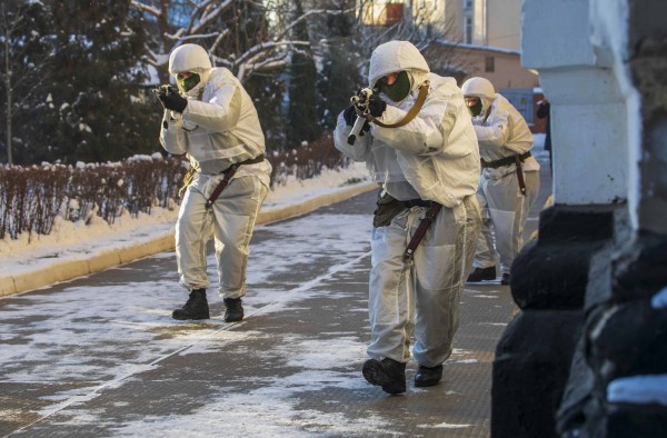 В Воронеже на видео сняли перестрелку и взрывы при отражении атаки &laquo;террористов&raquo;