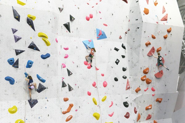 Высокий уровень. Как в Воронеже проходит российский турнир юных скалолазов