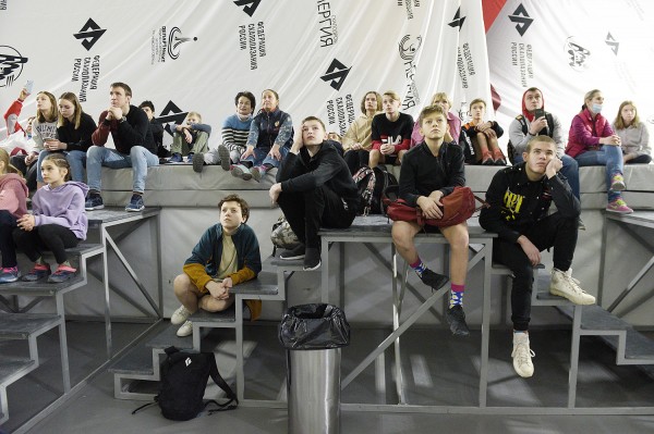 Высокий уровень. Как в Воронеже проходит российский турнир юных скалолазов