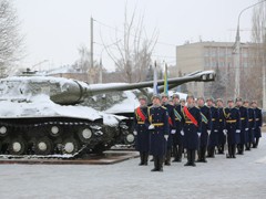 Вадим Кстенин возложил цветы к вечному огню у Музея-диорамы