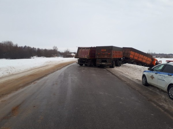 В Воронежской области 55-летний мужчина погиб при столкновении грузовиков