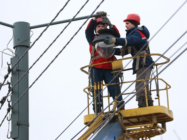 Сегодня на проспекте Революции проверят параметры освещения новых светильников