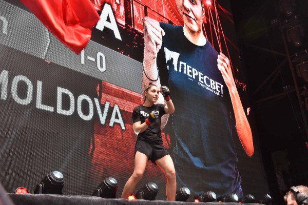 Реванш Азизяна, танец смуглянки и слезы бразильского мачо. В Воронеже прошел турнир по ММА