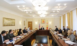 Мэр Вадим Кстенин провел очередное еженедельное планерное совещание