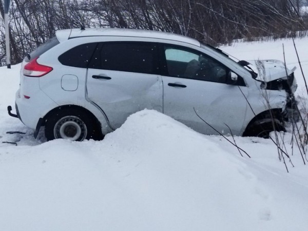 Под Воронежем в столкновении &laquo;Лады&raquo; и &laquo;Форда&raquo; пострадали три человека