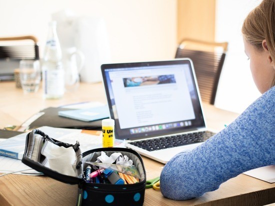 56-летняя жительница Воронежа "подарила" мошенникам 645 тысяч рублей, часть из которых взяла у банка в кредит