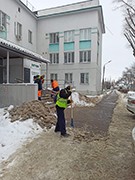 В Воронеже продолжается уборка улично-дорожной сети от снега и наледи