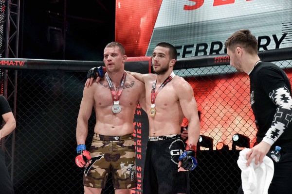 Реванш Азизяна, танец смуглянки и слезы бразильского мачо. В Воронеже прошел турнир по ММА