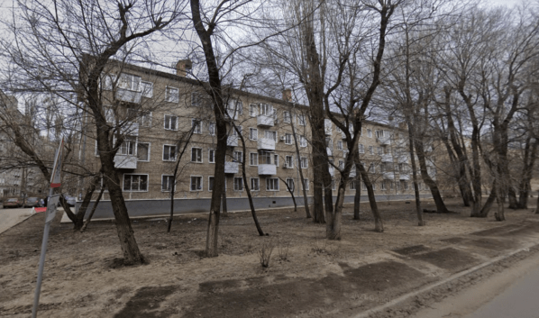 В Воронеже штраф в 500 тысяч грозит УК, с крыши дома которой на девушку упал снег