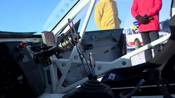 &laquo;Сердце слева, руль справа&raquo;. Как в Воронеже прошли состязания по зимнему дрифту