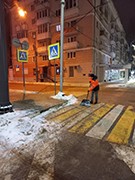 В Воронеже продолжается уборка улично-дорожной сети от снега и наледи