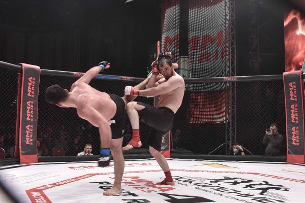 Реванш Азизяна, танец смуглянки и слезы бразильского мачо. В Воронеже прошел турнир по ММА