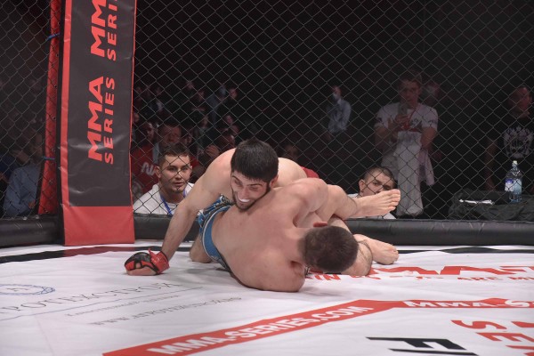 Реванш Азизяна, танец смуглянки и слезы бразильского мачо. В Воронеже прошел турнир по ММА