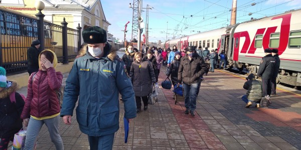 В Воронежской области для беженцев с Донбасса организуют &laquo;горячую линию&raquo;, людей прикрепят к поликлиникам