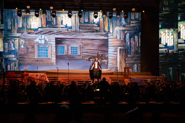 &laquo;Построим верфи здесь!&raquo; В Воронеже на Адмиралтейской площади показали оперу о Петре I