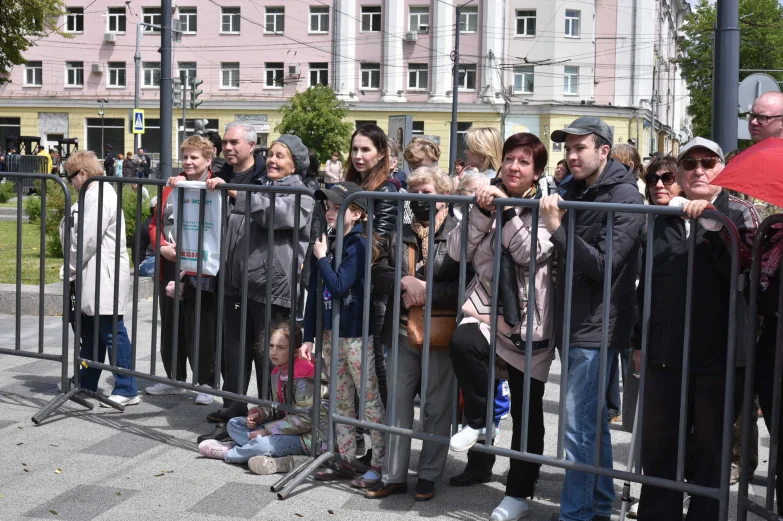 Волынщики, уличный театр и регата в фонтане. Как воронежцы отметили петровский юбилей