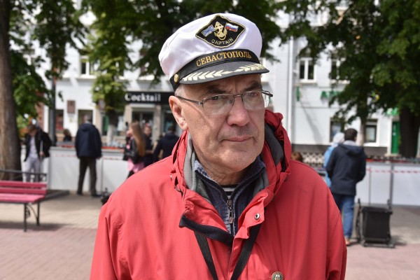 Волынщики, уличный театр и регата в фонтане. Как воронежцы отметили петровский юбилей