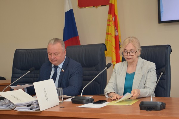 КСП представила депутатам горДумы отчеты о состоянии школ Воронежа