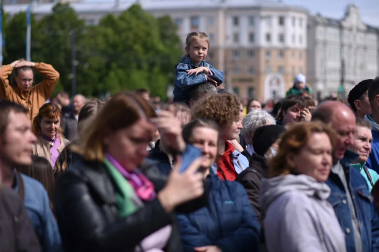 Волынщики, уличный театр и регата в фонтане. Как воронежцы отметили петровский юбилей