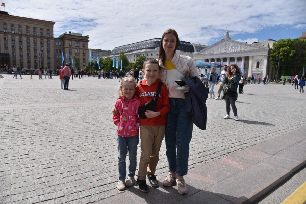 Волынщики, уличный театр и регата в фонтане. Как воронежцы отметили петровский юбилей