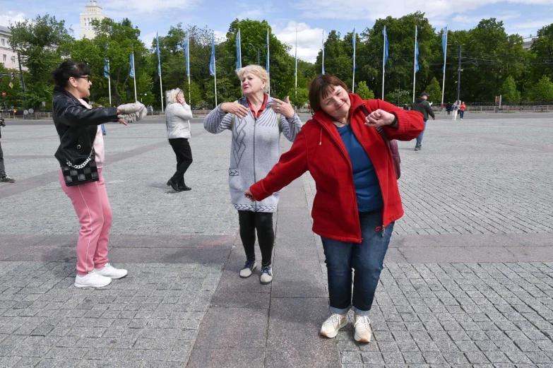 Волынщики, уличный театр и регата в фонтане. Как воронежцы отметили петровский юбилей