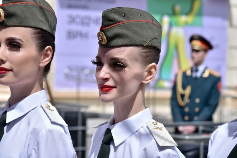 Волынщики, уличный театр и регата в фонтане. Как воронежцы отметили петровский юбилей