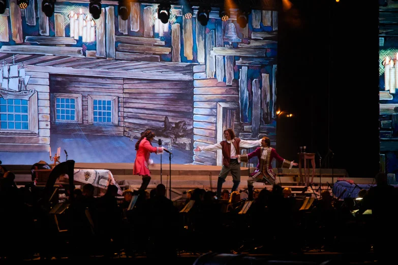 &laquo;Построим верфи здесь!&raquo; В Воронеже на Адмиралтейской площади показали оперу о Петре I